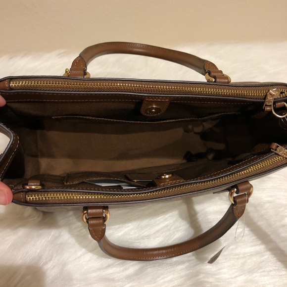 Coach - Picture 3 of 8